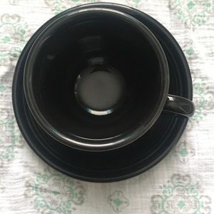 🎉 Set of 2 cups & saucers- Fiesta ware